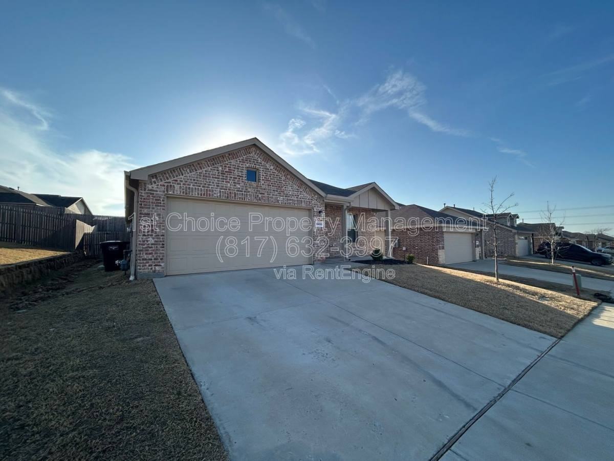 8400 Fawn Creek Dr - Photo 3 of 10
