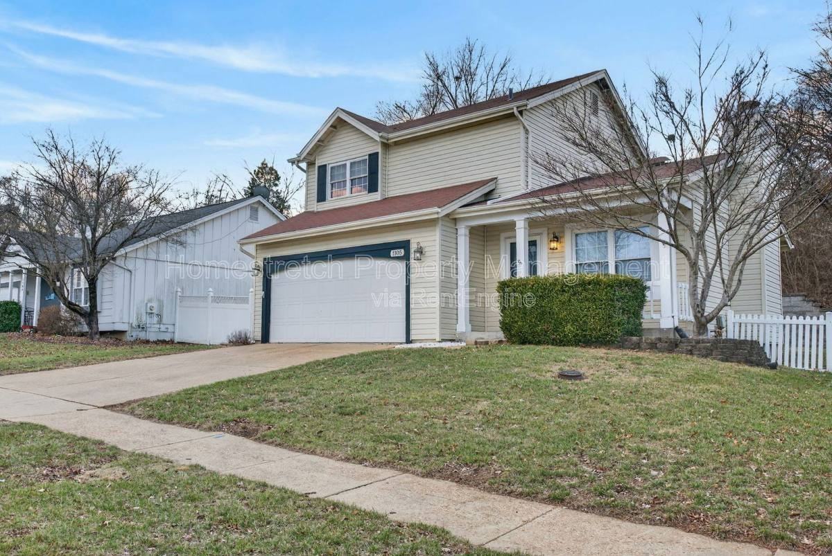 1105 Treetop Village Dr - Photo 3 of 10