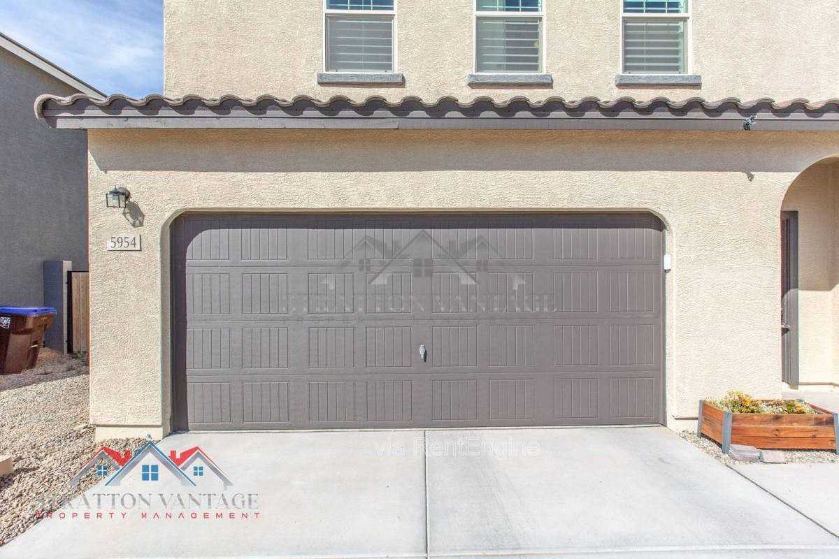 5954 E Demeter Dr - Photo 4 of 10