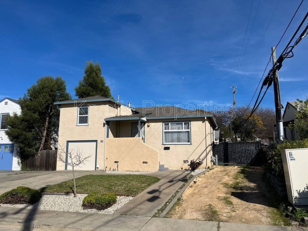 2420 Alameda St - Photo 2 of 10