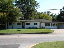 featured image of 223 E Independence St