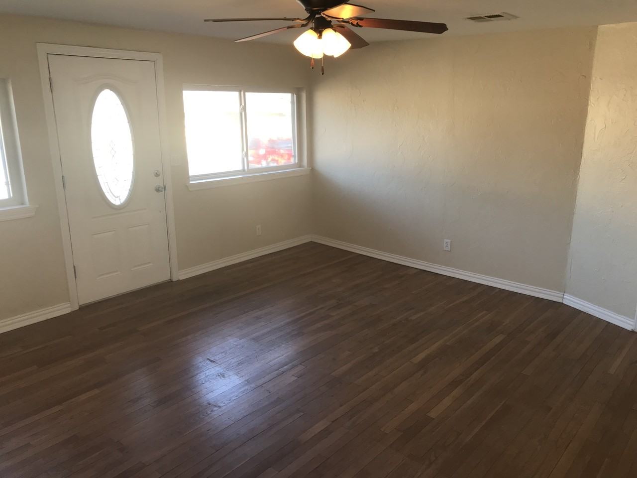 223 E Independence St - Photo 2 of 35