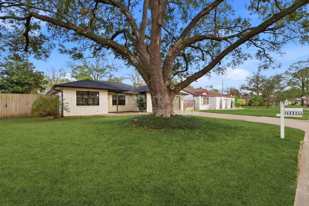 2606 Parana Dr - Photo 3 of 10