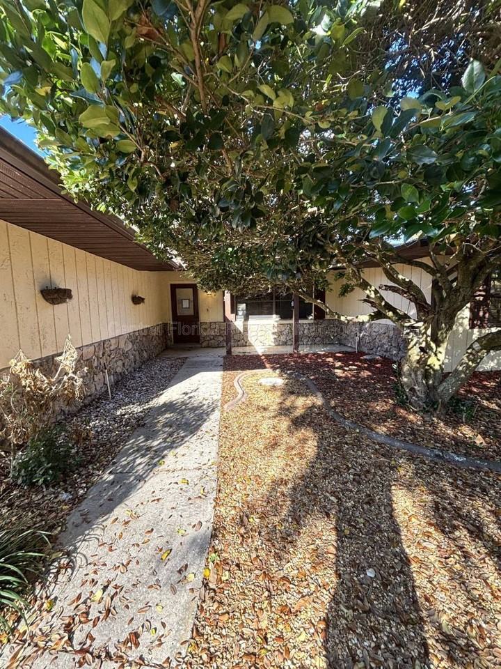 12429 Sunshine Dr - Photo 2 of 10