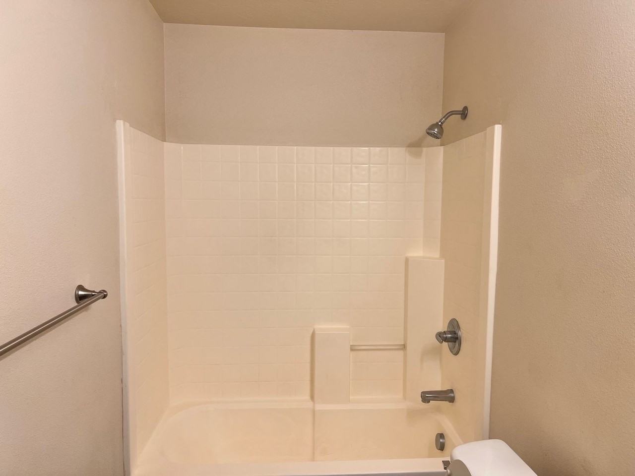 509 E Nichols Canyon Rd - Photo 7 of 25