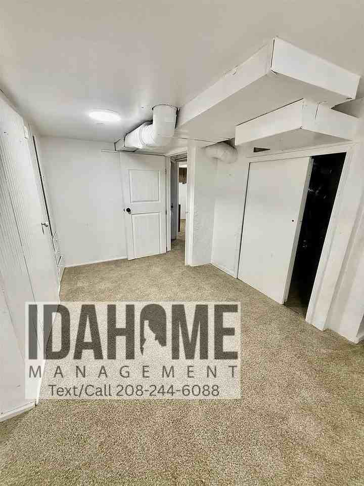 674 W Pine St - Photo 2 of 13