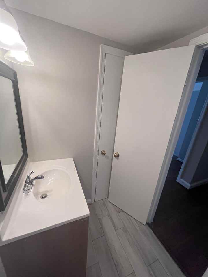 1761 Addison Rd S - Photo 3 of 28