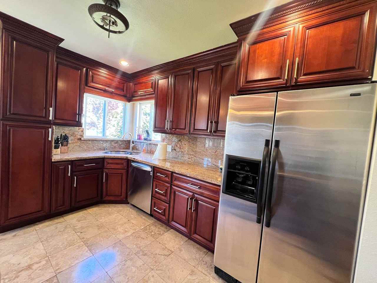 715 Washington Ave - Photo 2 of 35