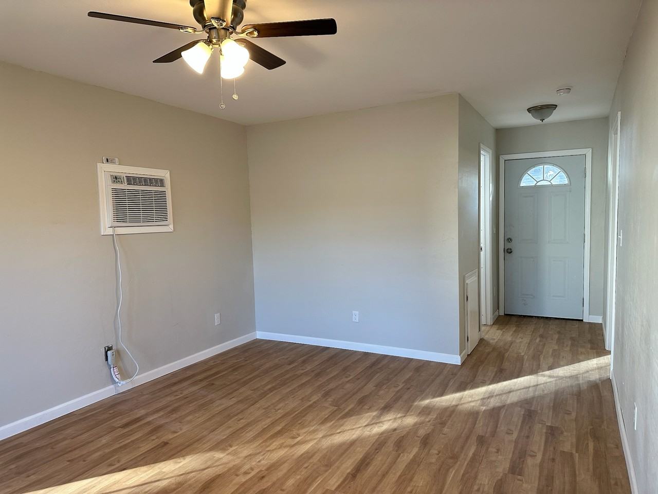 215 Se 38th St #B - Photo 5 of 9