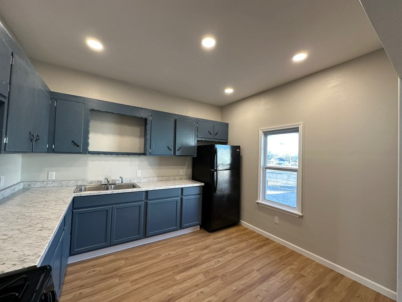 215 Se 38th St #B - Photo 6 of 9