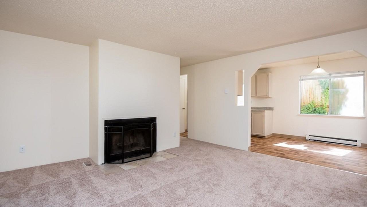 Dakota Knoll - Photo 5 of 25