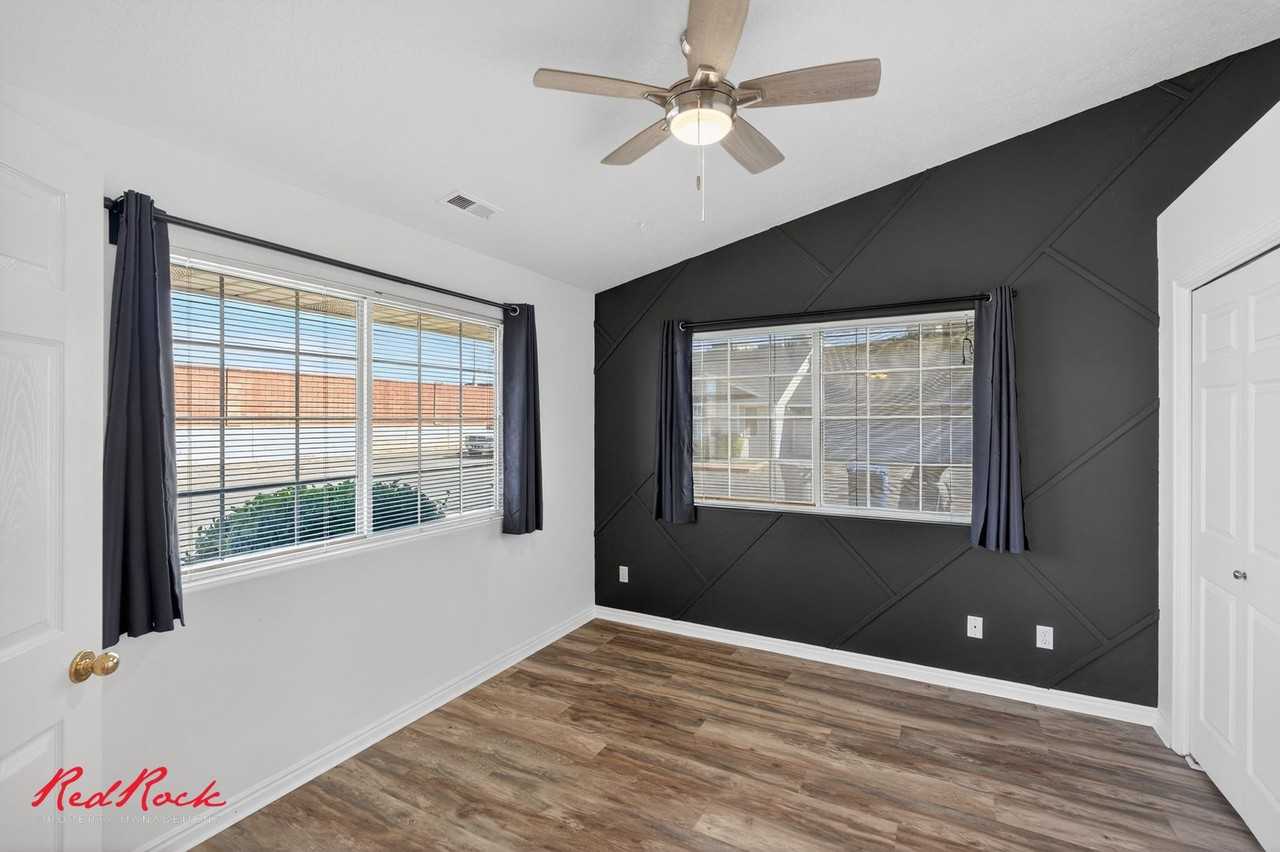 1015 S River Rd #29 - Photo 3 of 28