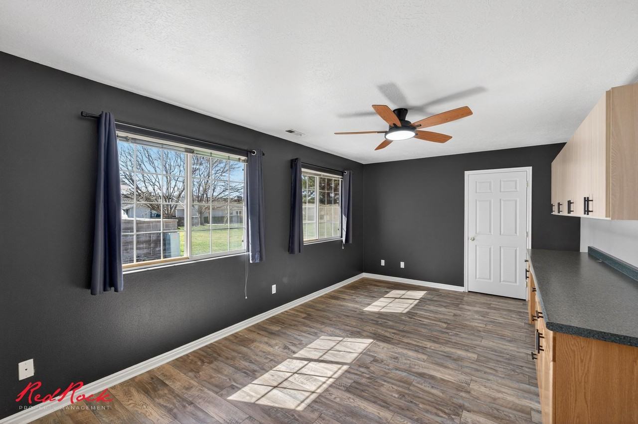 1015 S River Rd #29 - Photo 4 of 28