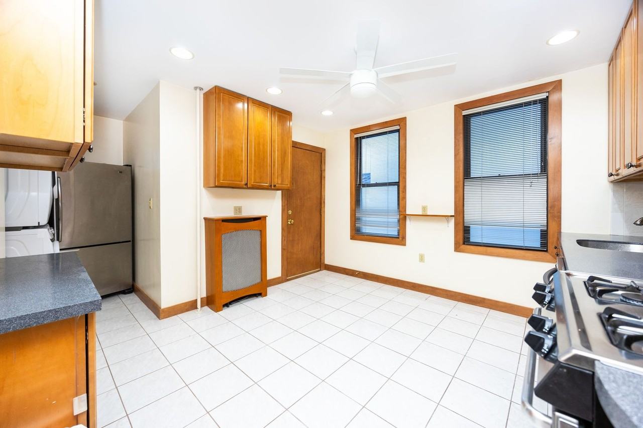 121 Browne St - Photo 6 of 20