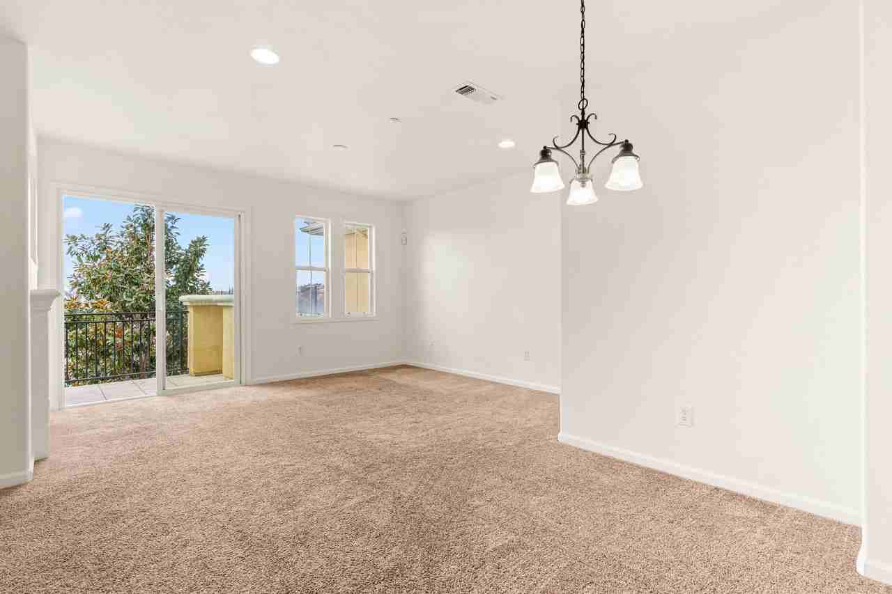 3427 Monaghan St - Photo 7 of 30