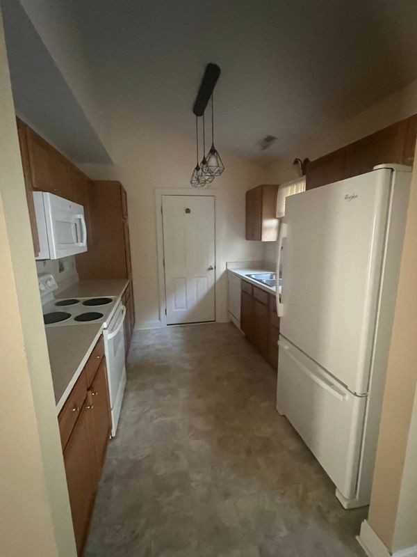 2721 Bridgeport Dr - Photo 5 of 10