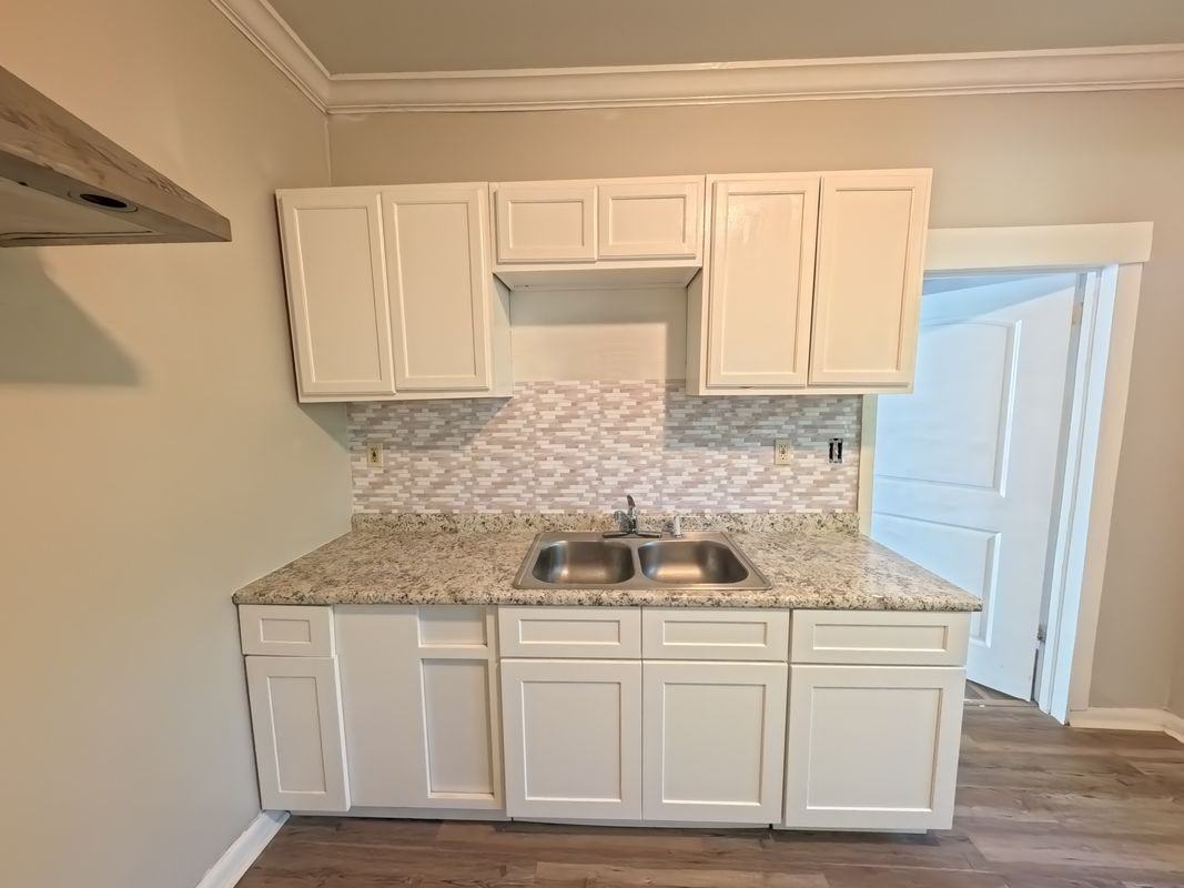 4366 Jefferson Ave - Photo 5 of 15