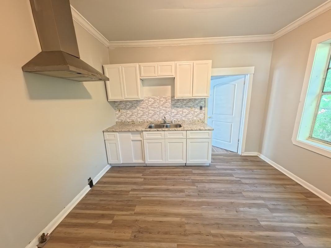 4366 Jefferson Ave - Photo 6 of 15