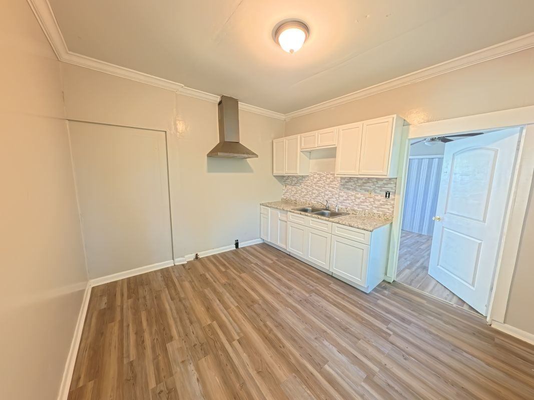 4366 Jefferson Ave - Photo 7 of 15