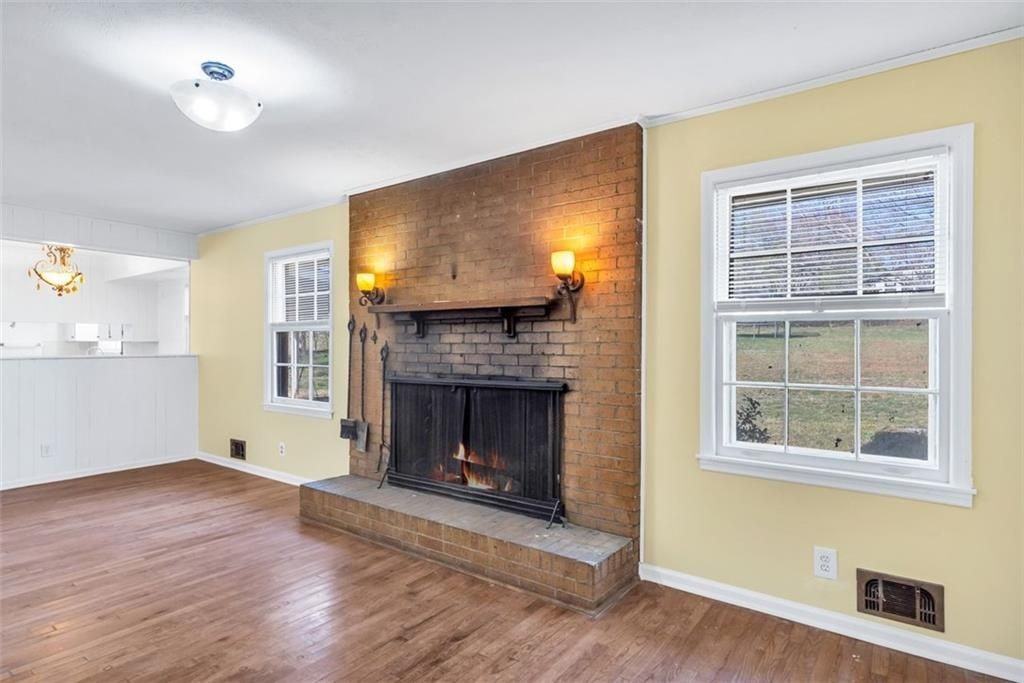 2338 Rockbridge Rd - Photo 4 of 33