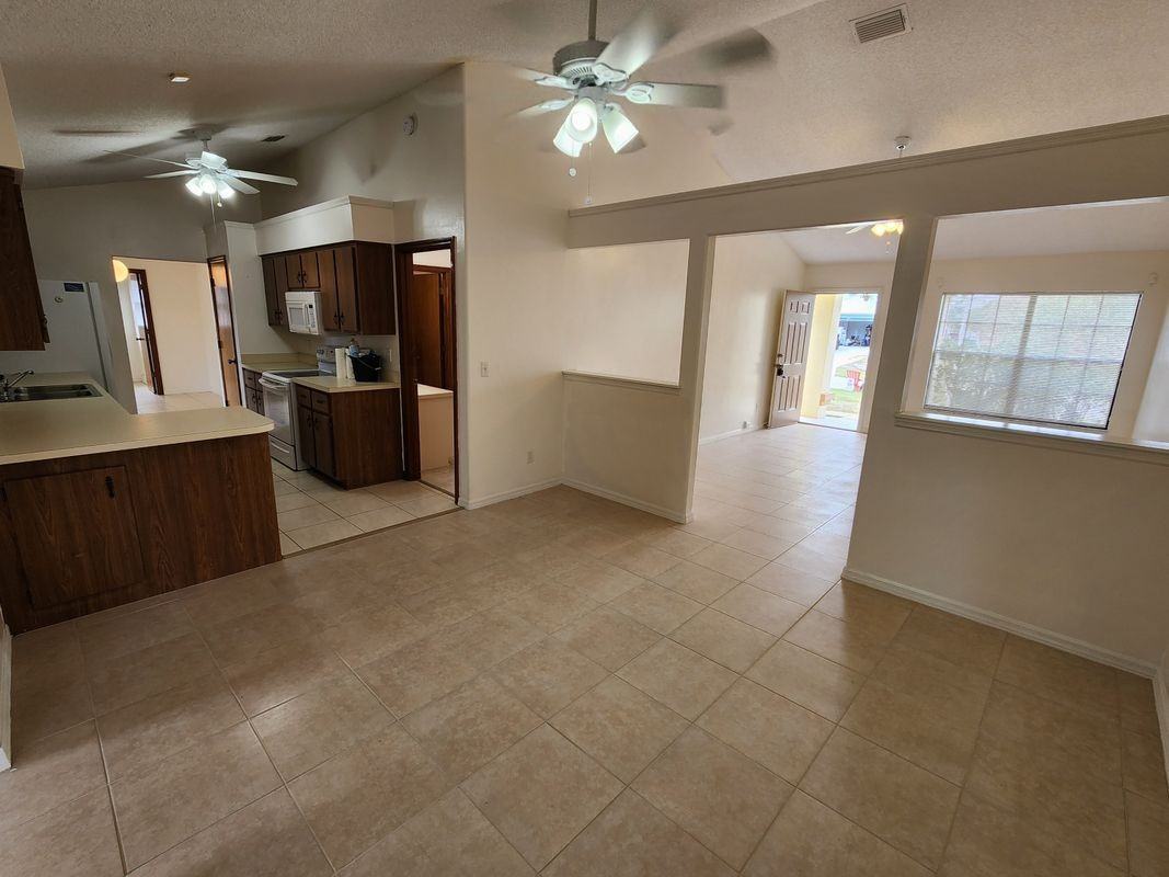 818 Seven Gables Cir Se - Photo 4 of 29