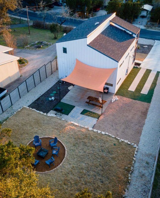 1947 Live Oak Dr - Photo 2 of 16