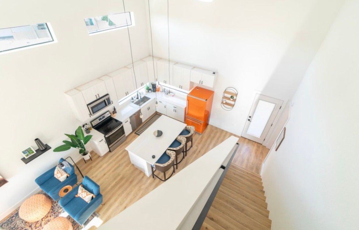 1947 Live Oak Dr - Photo 3 of 16