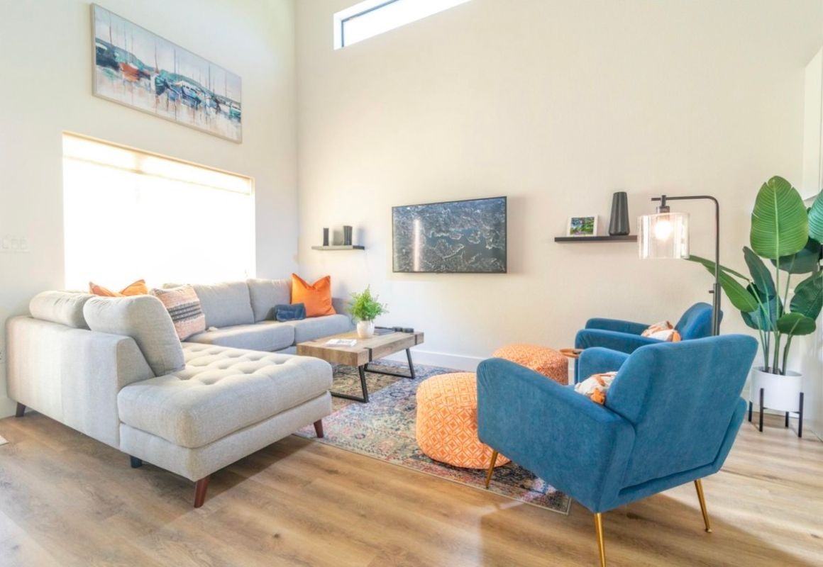 1947 Live Oak Dr - Photo 4 of 16