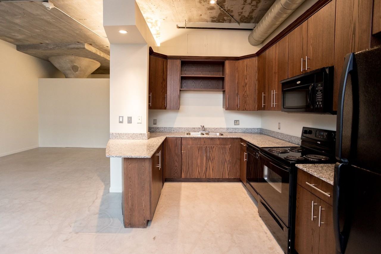 35 Burroughs St - Photo 3 of 24