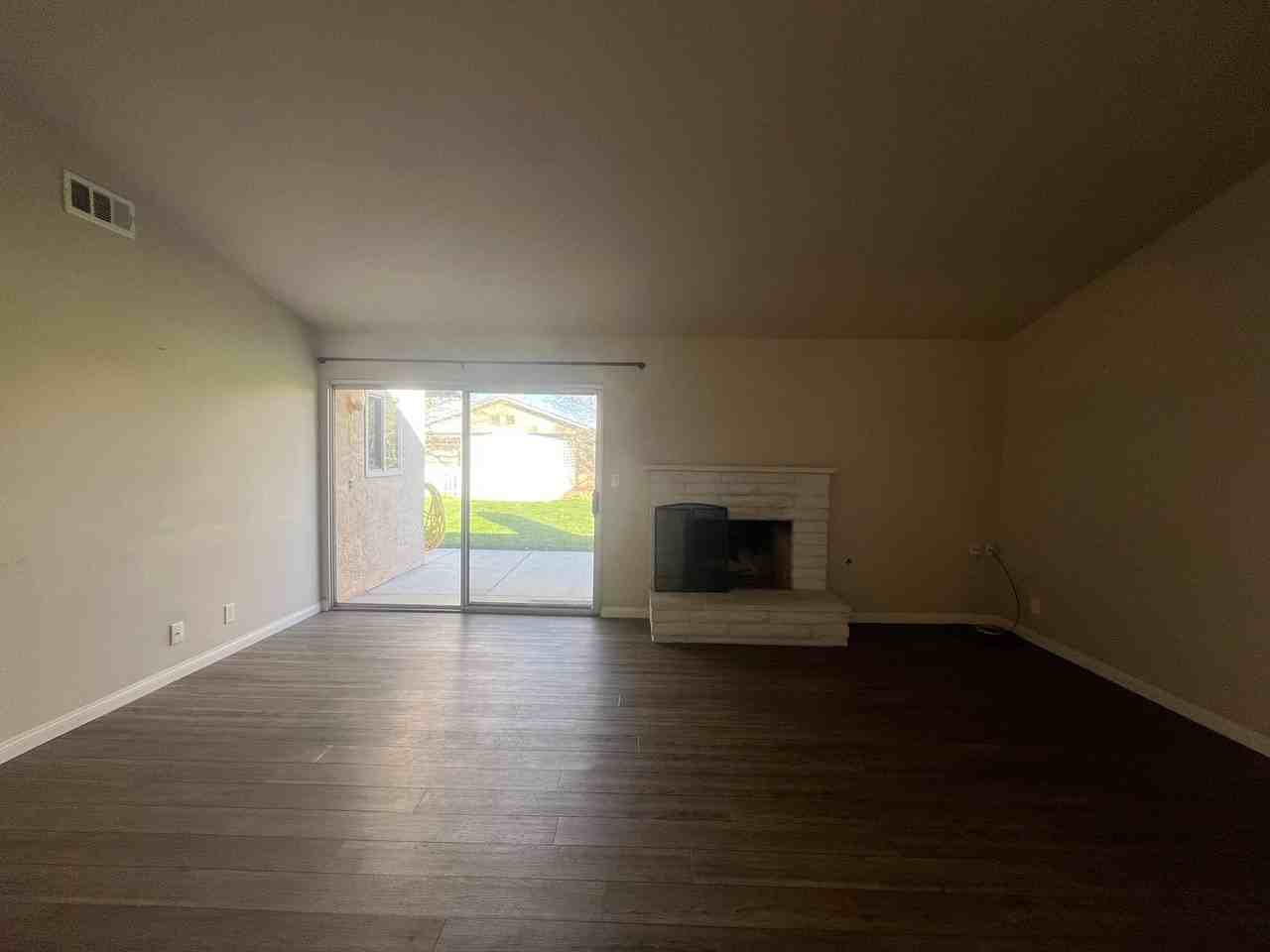 1008 Cypress Way - Photo 2 of 10