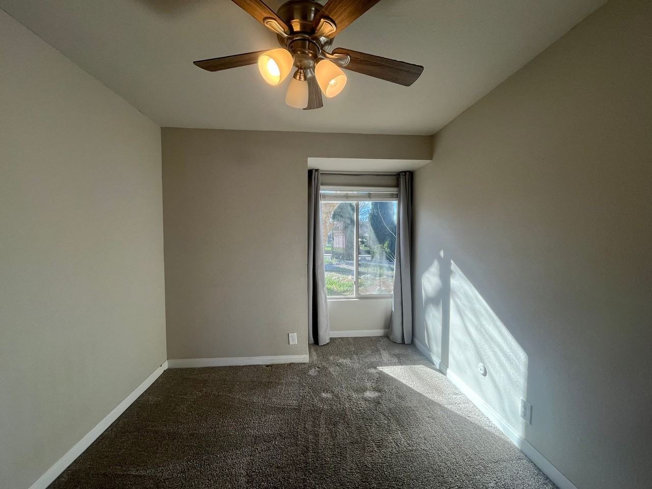 1008 Cypress Way - Photo 6 of 10