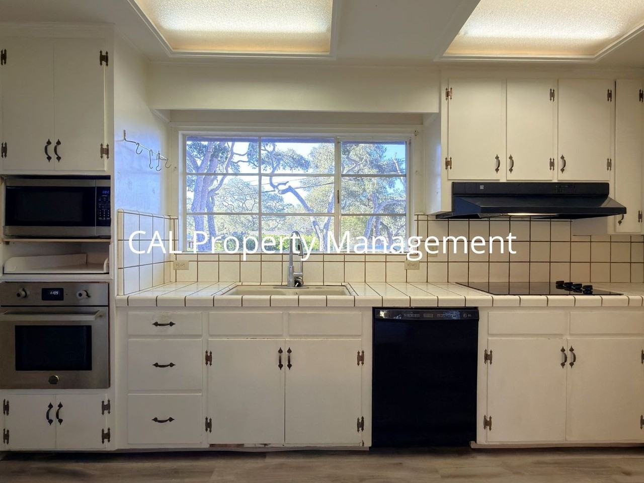 1043 Ortega Rd - Photo 4 of 29