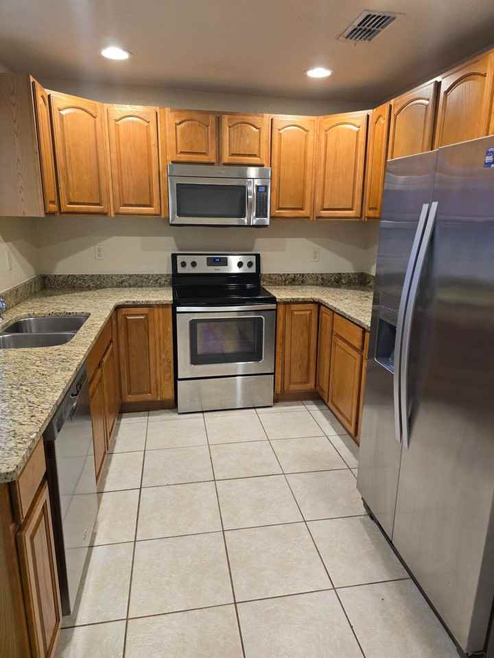 731 N Vermeer Way - Photo 4 of 13