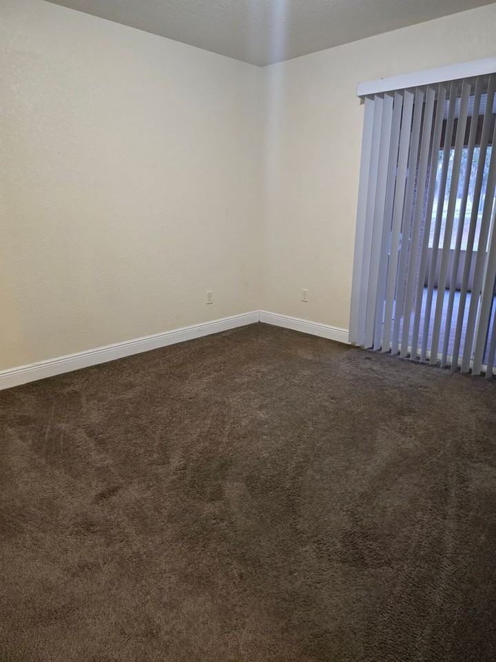 731 N Vermeer Way - Photo 6 of 13