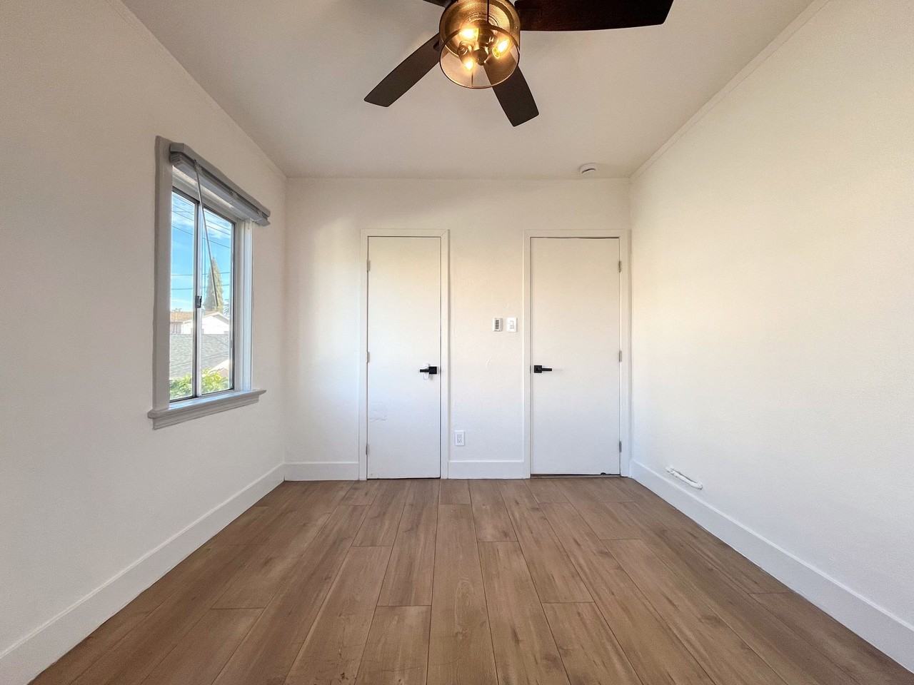 2364 Lime Ave - Photo 3 of 3