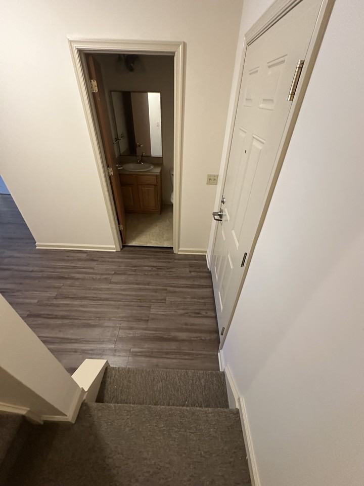 1019 Hot Point Cmns #1019 - Photo 2 of 9