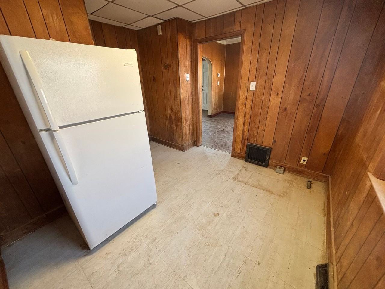 2922 D St - Photo 4 of 13