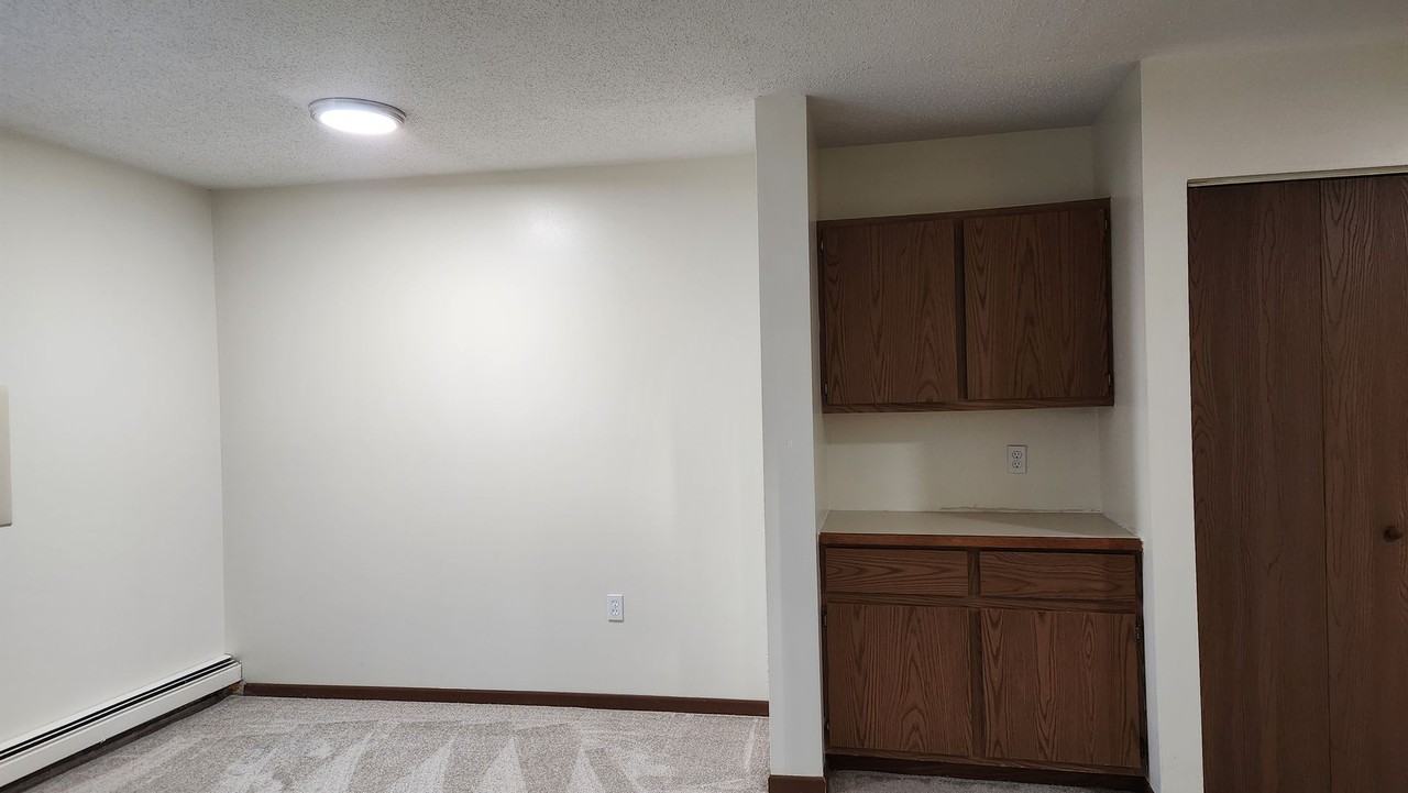 CR Flats - Photo 4 of 14