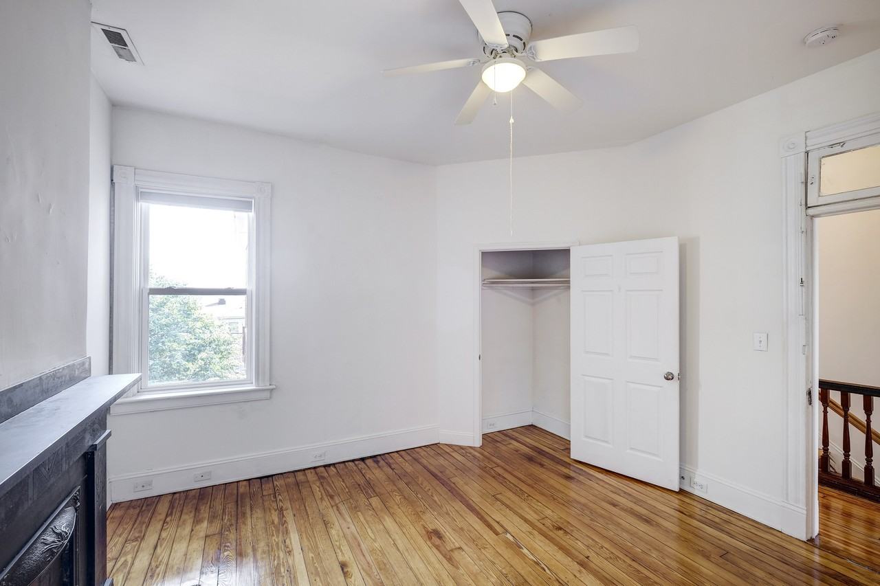 802 W Clay St - Photo 5 of 12