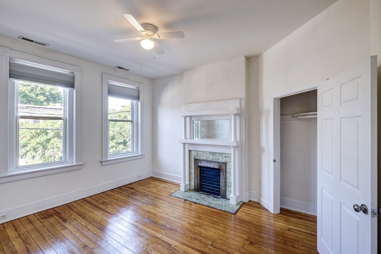 802 W Clay St - Photo 4 of 12