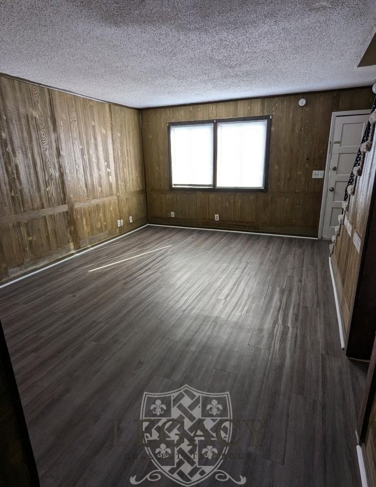 1031 Harold Dr #1 - Photo 7 of 23