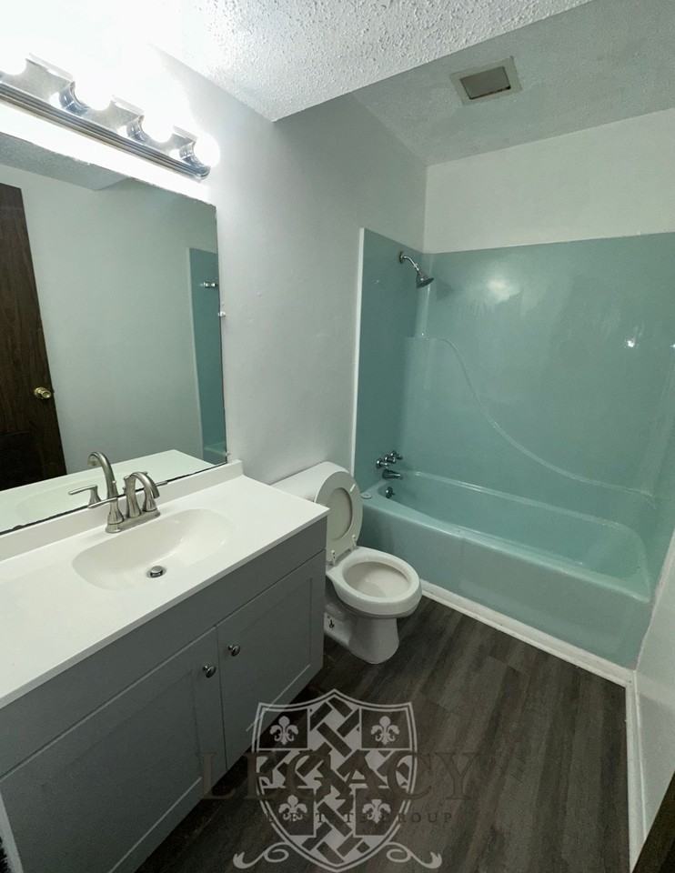 1031 Harold Dr #1 - Photo 4 of 23