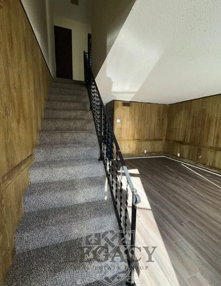 1031 Harold Dr #1 - Photo 6 of 23