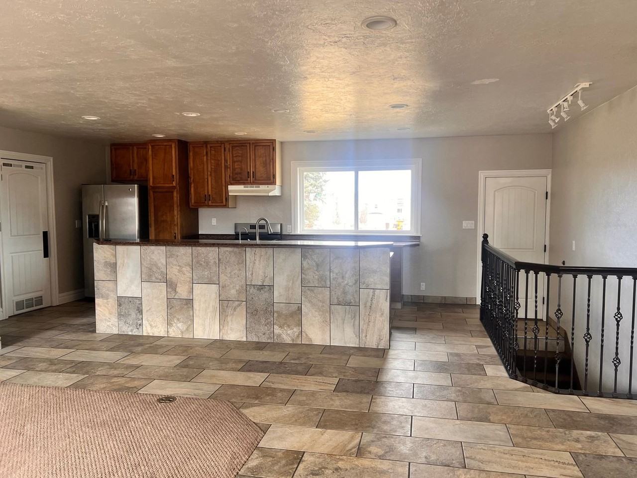 3782 W 625 N - Photo 2 of 43