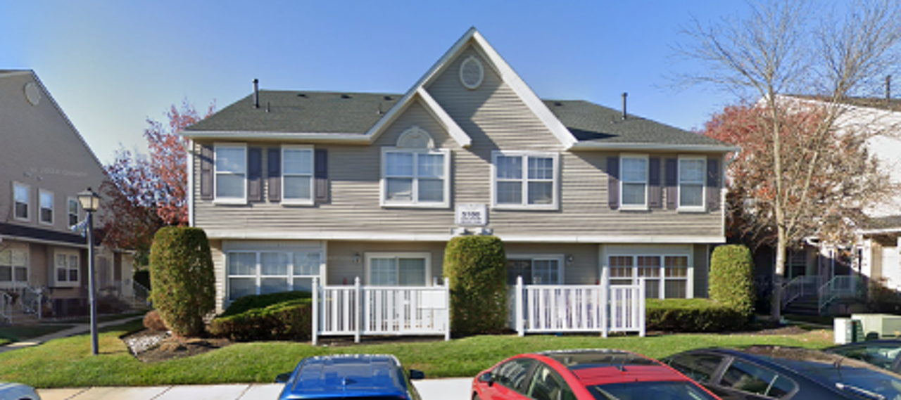 5102 Essex Ln - Photo 2 of 24