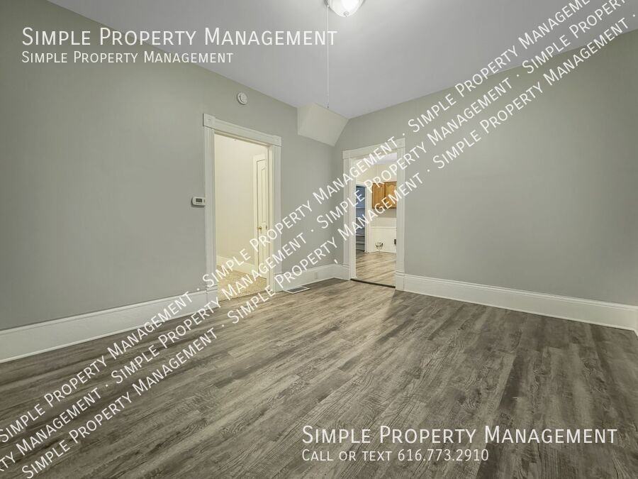 1572 Quarry Ave Nw - Photo 2 of 15