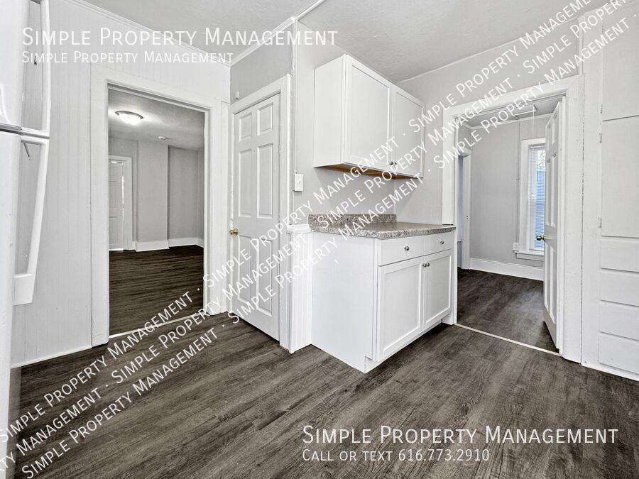 928 Chatham St Nw #2 - Photo 3 of 14