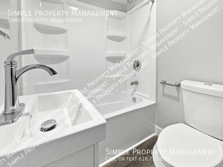 928 Chatham St Nw #2 - Photo 4 of 14