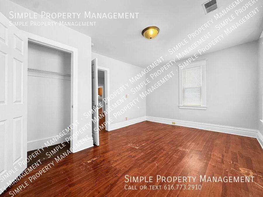 1008 Baxter St Se #2 - Photo 5 of 15