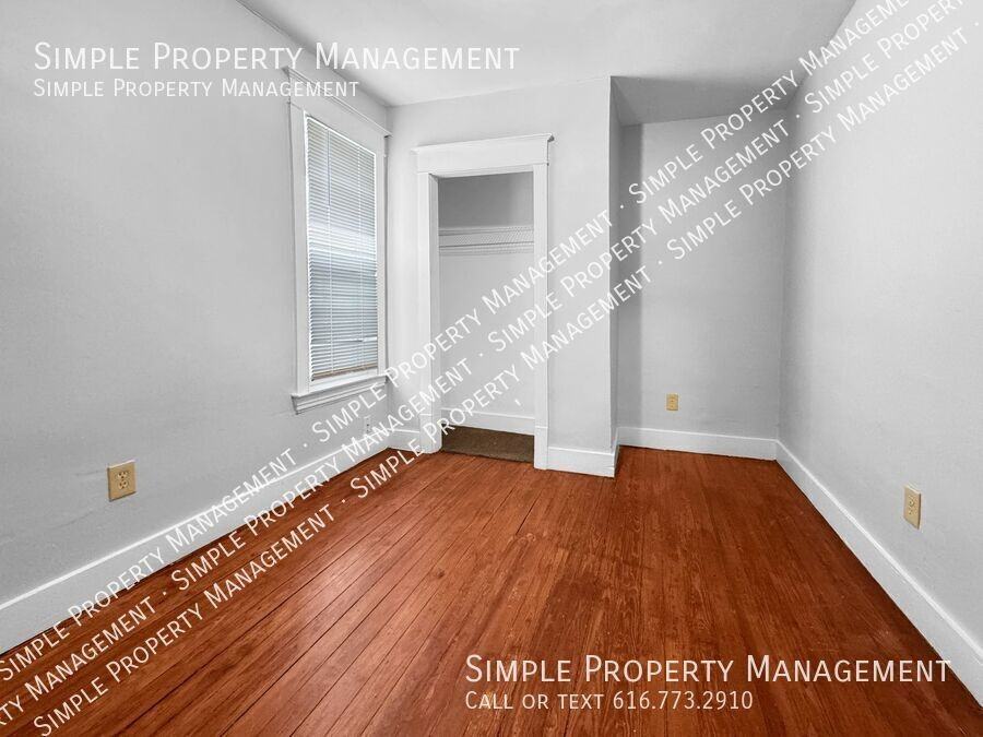 1008 Baxter St Se #2 - Photo 6 of 15